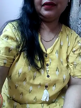 Snapshot of cuteyqueen chatting on October 14, 2025, 11:00 am cuteyqueen online show from October 14, 2025, 11:00 am