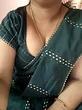 Snapshot of cuteyqueen chatting on February 25, 2025, 8:36 am cuteyqueen online show from February 25, 2025, 8:36 am