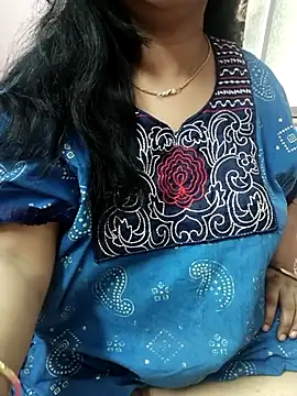 Snapshot of cuteyqueen chatting on October 7, 2025, 10:16 am cuteyqueen online show from October 7, 2025, 10:16 am