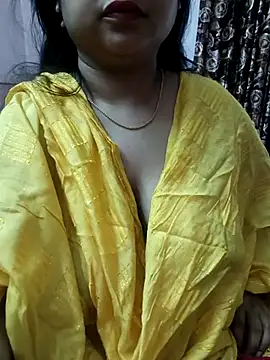 Snapshot of cuteyqueen chatting on October 6, 2025, 10:27 am cuteyqueen online show from October 6, 2025, 10:27 am