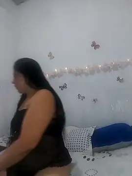 keterinjones--11 online show from October 2, 2025, 10:46 pm