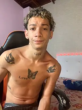 Snapshot of mateodeamjo chatting on November 12, 2025, 8:40 am mateodeamjo online show from November 12, 2025, 8:40 am