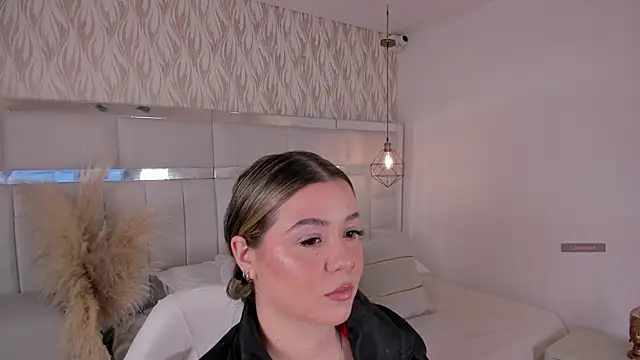 1m dalhia online show from December 4, 2025, 8:41 pm