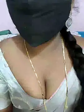 louise92 online show from December 14, 2024, 4:41 pm