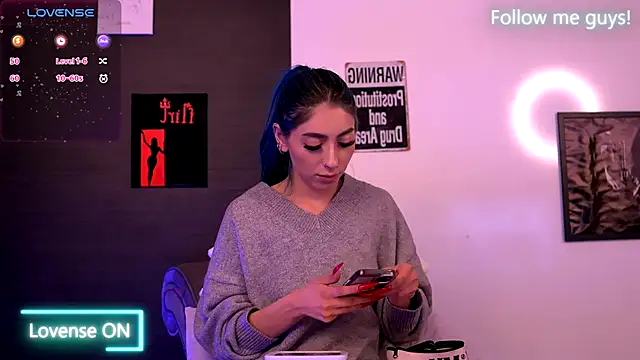 AriaVoss online show from September 26, 2025, 8:27 pm