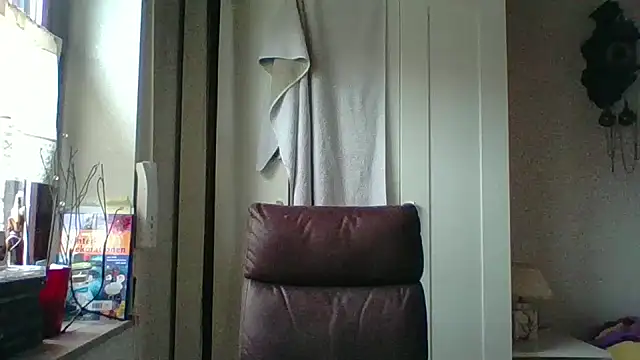 Snapshot of _squirty_cum_lady_ chatting on December 18, 2025, 9:25 am squirty cum lady online show from December 18, 2025, 9:25 am