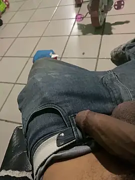 Snapshot of nowex18 chatting on March 9, 2025, 5:39 pm nowex18 online show from March 9, 2025, 5:39 pm