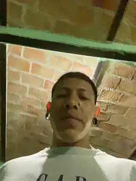 Snapshot of nowex18 chatting on October 10, 2025, 2:12 am nowex18 online show from October 10, 2025, 2:12 am