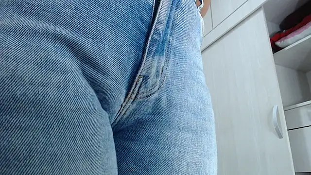 Amelia Debora Antonella online show from November 16, 2025, 12:54 pm