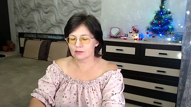 Snapshot of VitaCharm chatting on December 27, 2024, 8:18 pm VitaCharm online show from December 27, 2024, 8:18 pm