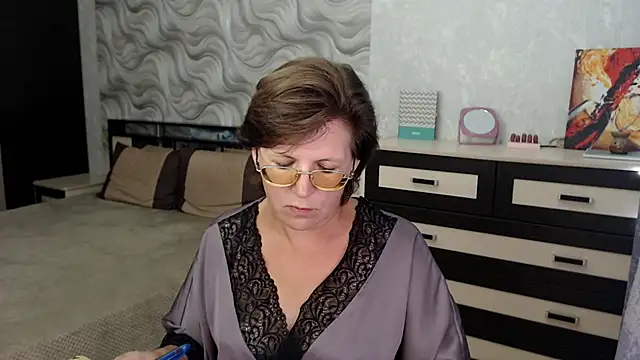 Snapshot of VitaCharm chatting on September 13, 2025, 9:15 pm VitaCharm online show from September 13, 2025, 9:15 pm