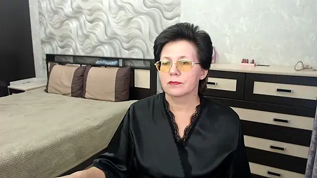 Snapshot of VitaCharm chatting on February 16, 2025, 8:33 pm VitaCharm online show from February 16, 2025, 8:33 pm