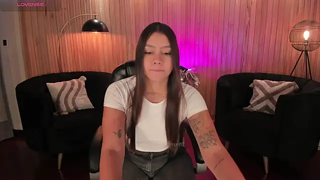 Snapshot of AllyJensen chatting on February 27, 2026, 10:37 am AllyJensen online show from February 27, 2026, 10:37 am