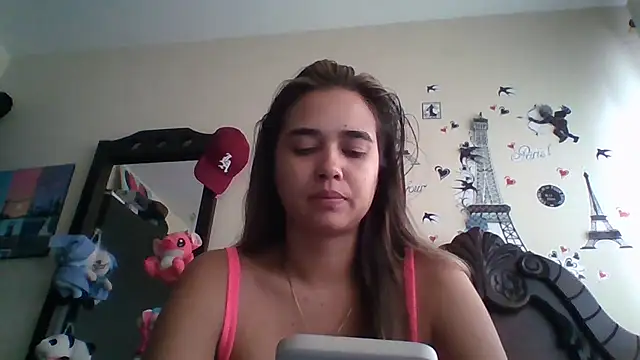 trianabell online show from November 5, 2025, 5:16 pm