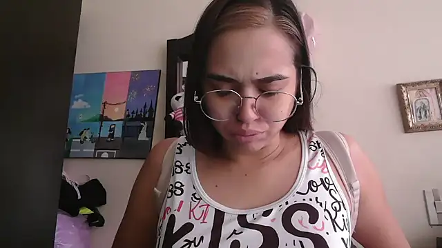 trianabell online show from March 7, 2026, 5:07 pm