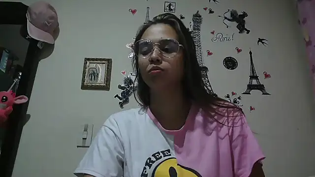 trianabell online show from April 18, 2026, 11:49 pm