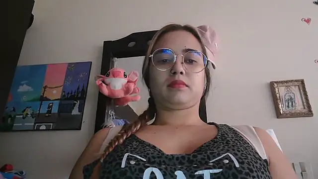 Snapshot of trianabell chatting on February 16, 2026, 4:16 pm trianabell online show from February 16, 2026, 4:16 pm