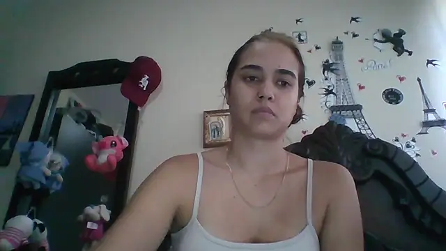 trianabell online show from November 26, 2025, 4:40 pm