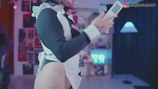 sensualkattt online show from October 23, 2025, 2:27 pm