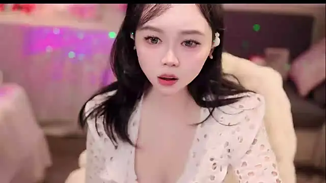 Snapshot of lilies-sweet chatting on December 4, 2025, 2:49 pm lilies-sweet online show from December 4, 2025, 2:49 pm