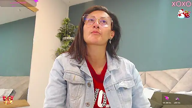 Snapshot of SharisWillian chatting on November 28, 2025, 3:39 am SharisWillian online show from November 28, 2025, 3:39 am