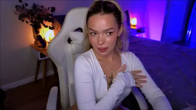 Snapshot of Lily_Yin chatting on August 3, 2026, 6:32 am Lily Yin online show from August 3, 2026, 6:32 am