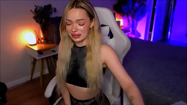 Lily Yin online show from February 24, 2026, 5:52 am