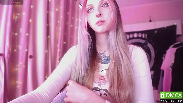 JustMeowGirl online show from June 1, 2026, 5:40 am