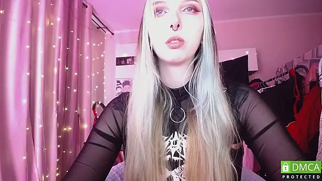 JustMeowGirl online show from May 17, 2026, 6:02 am