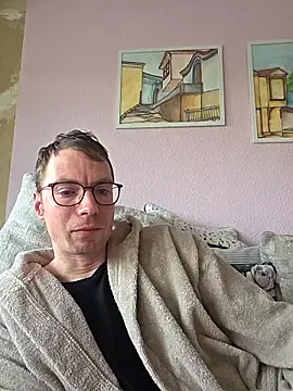 Snapshot of Schnubby1 chatting on February 20, 2026, 3:36 pm Schnubby1 online show from February 20, 2026, 3:36 pm