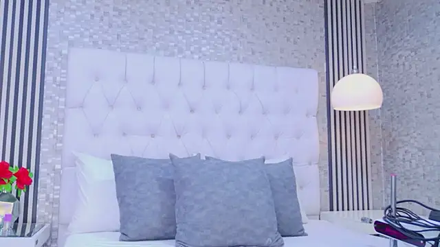 Snapshot of MiaSweeths chatting on February 18, 2026, 3:26 am MiaSweeths online show from February 18, 2026, 3:26 am