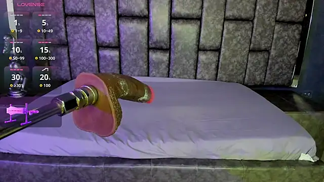 Foxy Assh  online show from April 15, 2026, 5:02 am