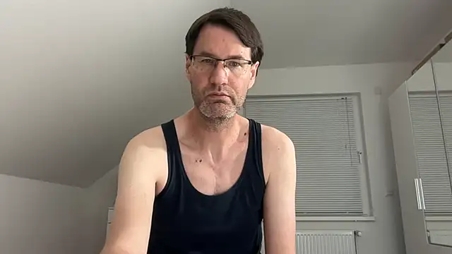 zxzx cam1 online show from May 10, 2026, 8:54 pm