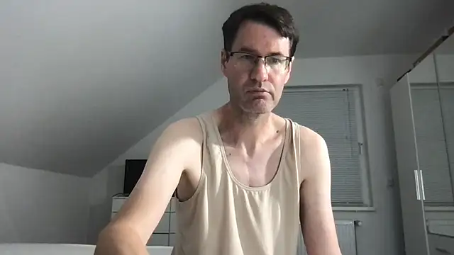 zxzx cam1 online show from September 12, 2025, 3:23 pm