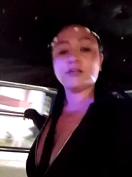alondraabrown online show from May 11, 2026, 1:07 am