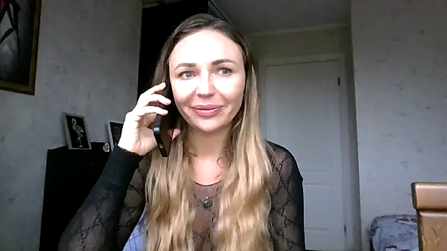 AngelinaLove28 online show from October 24, 2025, 6:12 am