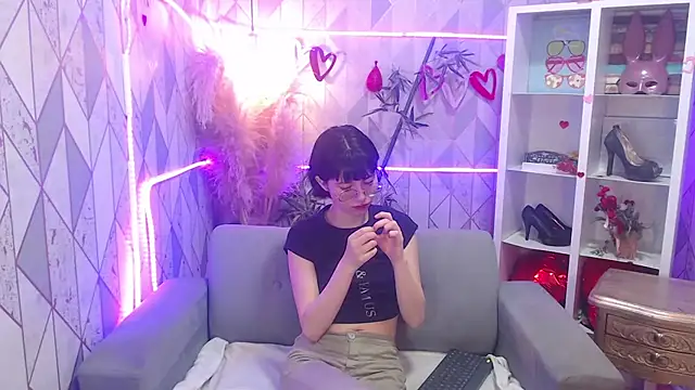 Snapshot of charlottemoonxz chatting on November 18, 2025, 7:39 pm charlottemoonxz online show from November 18, 2025, 7:39 pm