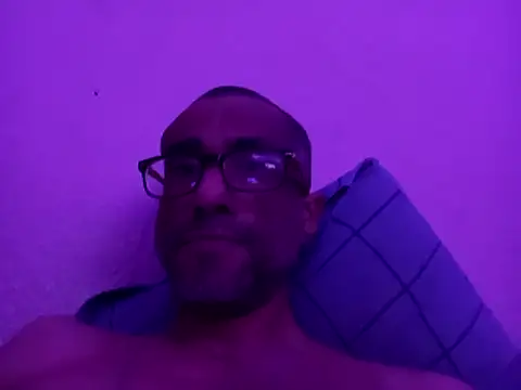 Snapshot of PutoCpsBR chatting on October 25, 2025, 9:30 am PutoCpsBR online show from October 25, 2025, 9:30 am