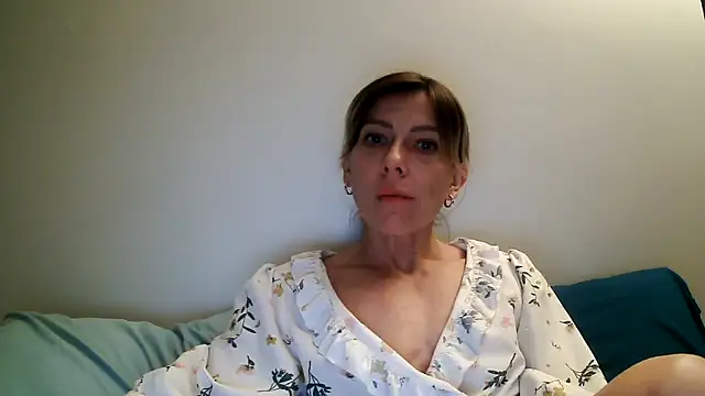 Snapshot of anechka1 chatting on May 1, 2026, 12:37 am anechka1 online show from May 1, 2026, 12:37 am