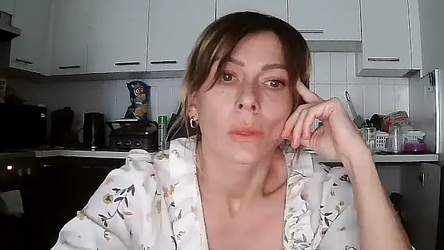 Snapshot of anechka1 chatting on May 1, 2026, 10:04 pm anechka1 online show from May 1, 2026, 10:04 pm
