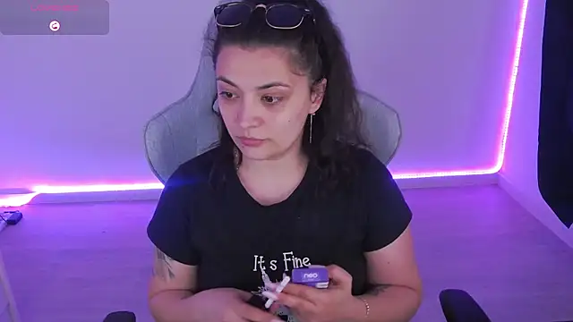 LuciaLoca online show from April 12, 2026, 3:04 pm