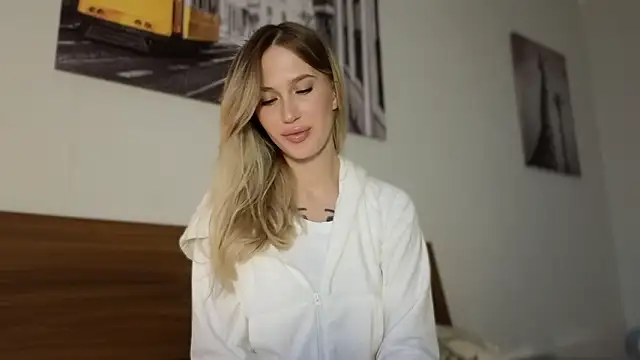 lluna drug online show from March 26, 2026, 4:05 pm