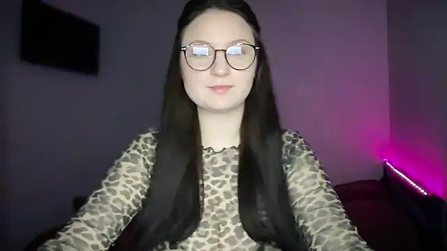 Snapshot of LocaAlis chatting on November 21, 2025, 1:10 pm LocaAlis online show from November 21, 2025, 1:10 pm