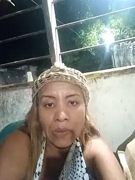 Snapshot of Surreyaa chatting on December 17, 2024, 11:49 pm Surreyaa online show from December 17, 2024, 11:49 pm