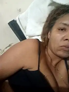 Snapshot of Surreyaa chatting on December 7, 2024, 11:51 pm Surreyaa online show from December 7, 2024, 11:51 pm