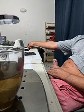 Snapshot of Alexwawapl chatting on October 17, 2025, 8:10 pm Alexwawapl online show from October 17, 2025, 8:10 pm