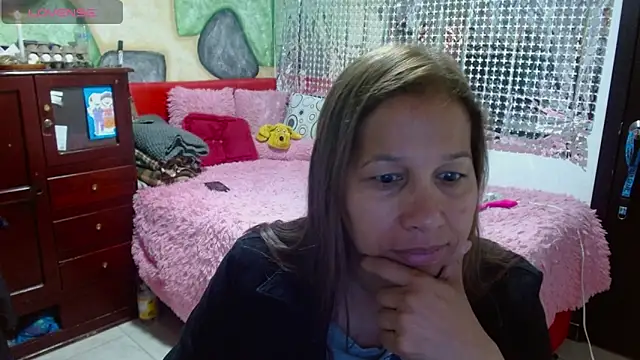 Snapshot of CaroMasha chatting on December 29, 2024, 11:07 am CaroMasha online show from December 29, 2024, 11:07 am