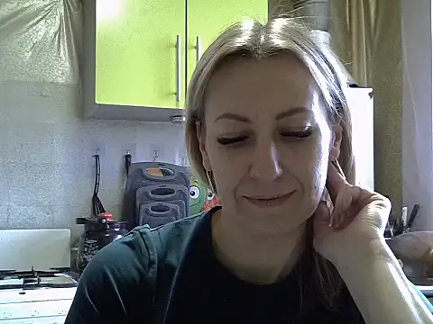 AshleyXHoney online show from November 6, 2025, 7:56 am