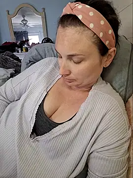 Snapshot of MilfyMrsRobinson chatting on March 12, 2025, 3:40 pm MilfyMrsRobinson online show from March 12, 2025, 3:40 pm
