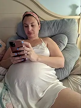 Snapshot of MilfyMrsRobinson chatting on March 17, 2025, 2:23 pm MilfyMrsRobinson online show from March 17, 2025, 2:23 pm